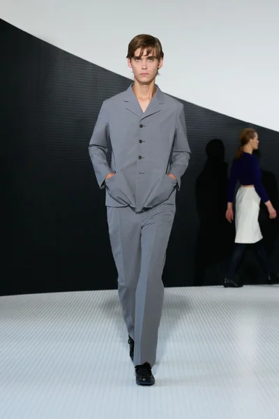Look 3
